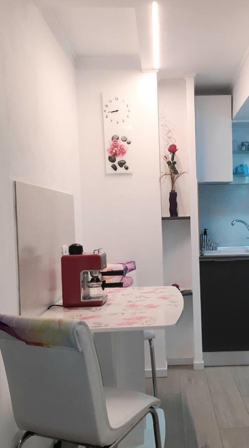Water Lily Apartment - Self Check-In オラデア エクステリア 写真